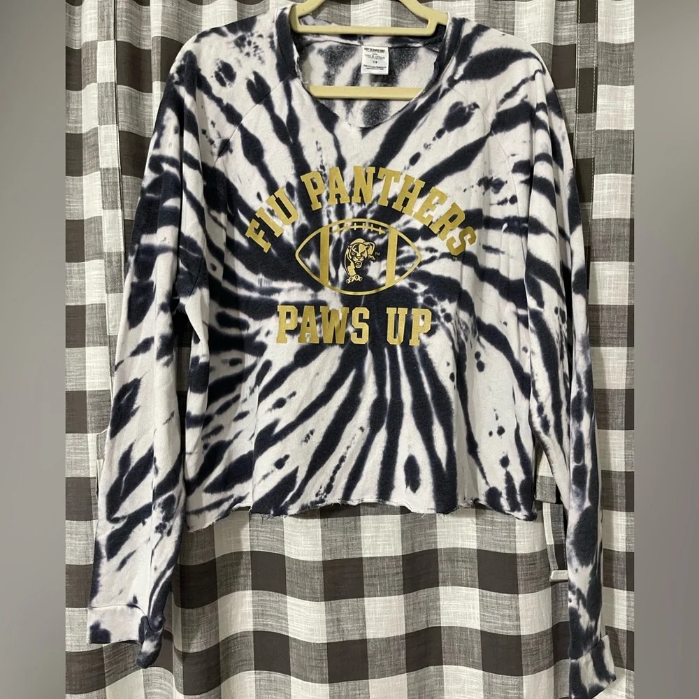 PINK Victoria's Secret Black and White Tie-Dye Long Sleeve Tee - Picture 1 of 5